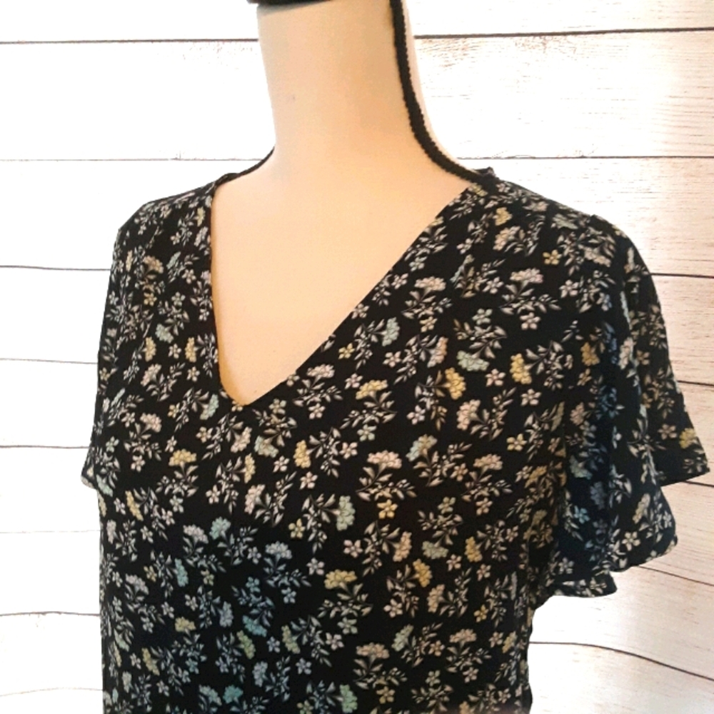 Loft Outlet Navy Floral Flutter Slv Top